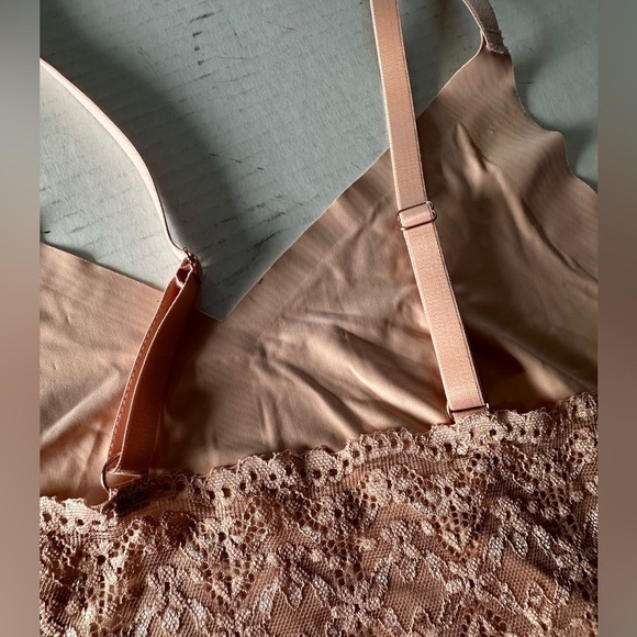 THALIA SODI Bralette Wireless Super Soft Front Lace Back Large Missing Pads Nude - Picture 3 of 12
